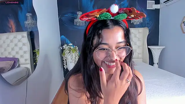 Ariana Pierce online show from December 18, 2024, 2:10 am