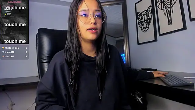 Ariana Pierce online show from February 4, 2025, 8:02 am