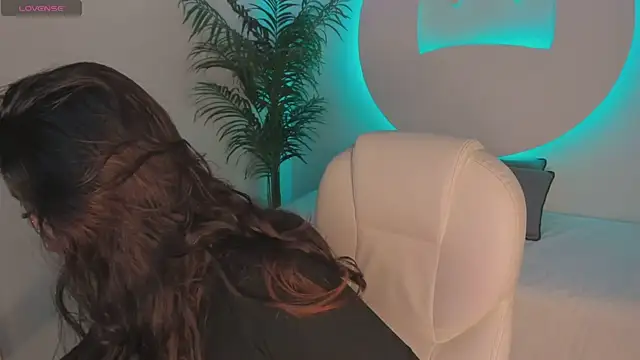 Ariana Pierce online show from October 14, 2025, 12:28 pm