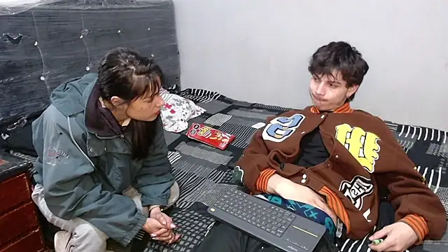 pervertsteens3 online show from December 18, 2024, 2:53 am