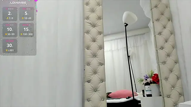 anchela-garcia1 online show from February 13, 2025, 12:11 pm