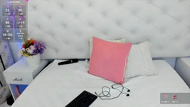 anchela-garcia1 online show from February 17, 2025, 12:48 pm