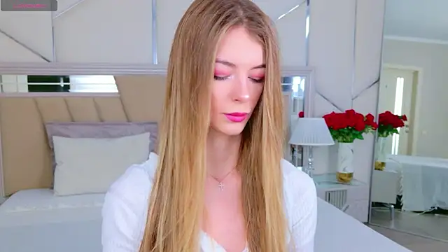 MeganMour online show from April 14, 2026, 9:26 am