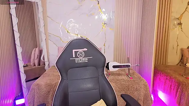 penelope tay1 online show from April 20, 2026, 3:20 am