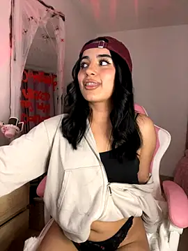 Emily-14 online show from October 29, 2025, 4:04 am