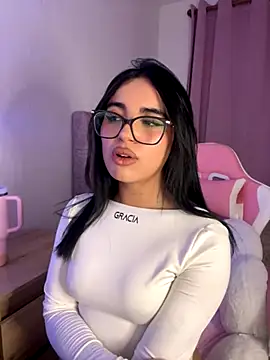 Emily-14 online show from November 18, 2025, 2:50 am