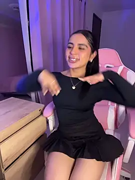 Emily-14 online show from June 11, 2026, 4:32 am