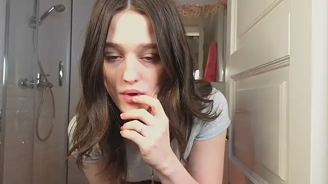 Mia Mia M online show from February 8, 2025, 5:40 am