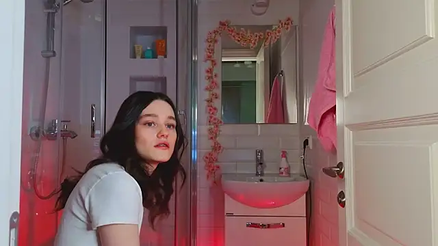 Mia Mia M online show from February 22, 2025, 5:55 am