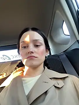 Mia Mia M online show from April 20, 2026, 4:10 pm