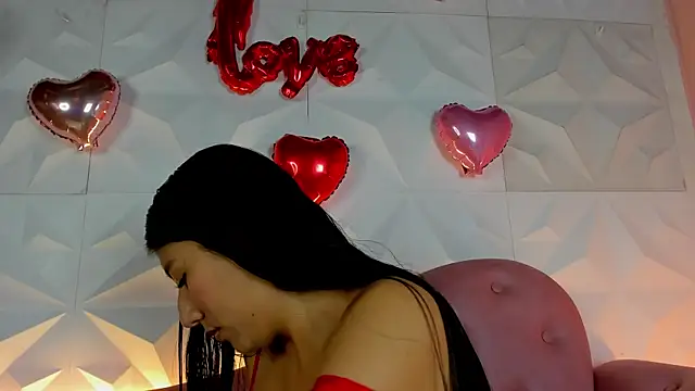 CarlaAlvez online show from February 13, 2025, 7:42 pm