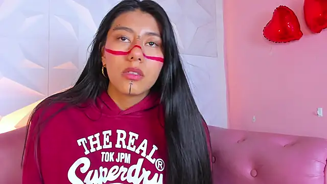 CarlaAlvez online show from March 6, 2025, 11:31 pm