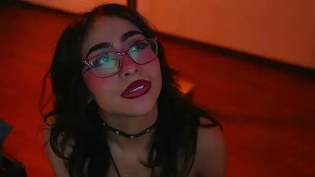 vampy dolll online show from March 15, 2025, 11:50 pm