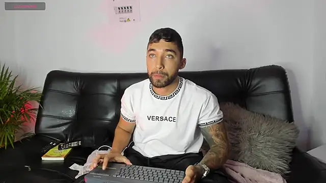 Sweet and caramel online show from February 5, 2025, 10:44 pm