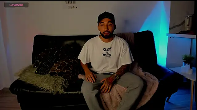 Sweet and caramel online show from March 10, 2025, 9:40 pm