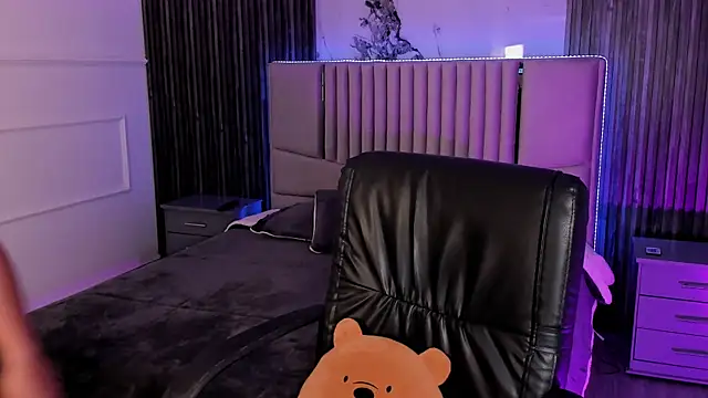 Lillyortiz online show from October 9, 2025, 8:07 pm