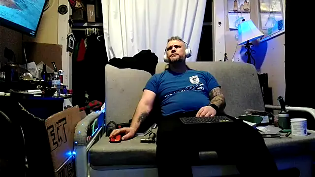 TwoFarty240 online show from February 19, 2026, 4:52 am