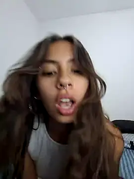 Jazmin-Cerezita online show from February 6, 2025, 3:16 am