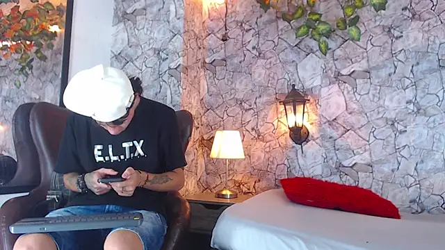 Samuel Hilton online show from December 13, 2024, 10:19 am