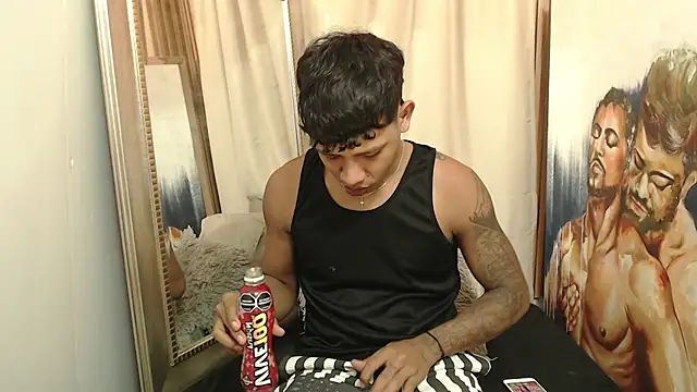 mr stiven  online show from September 18, 2025, 2:35 am