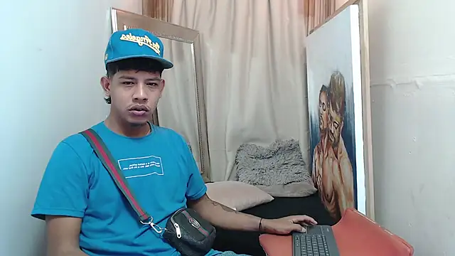 mr stiven  online show from November 25, 2025, 2:33 am