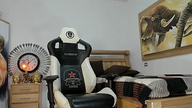 mr stiven  online show from March 24, 2026, 3:00 am