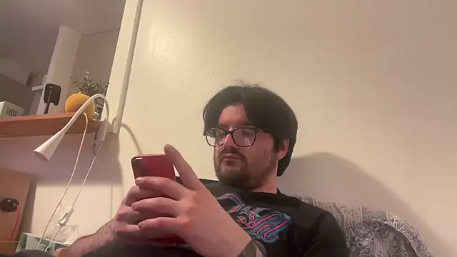 underthesun16 online show from April 18, 2026, 10:32 pm