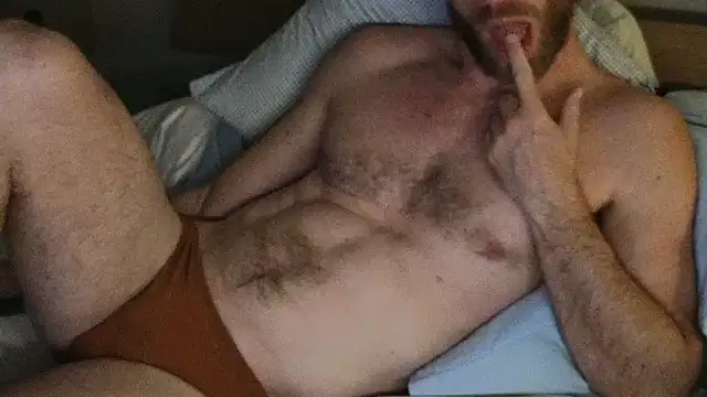 Twowellshapedheads online show from May 8, 2026, 9:53 pm
