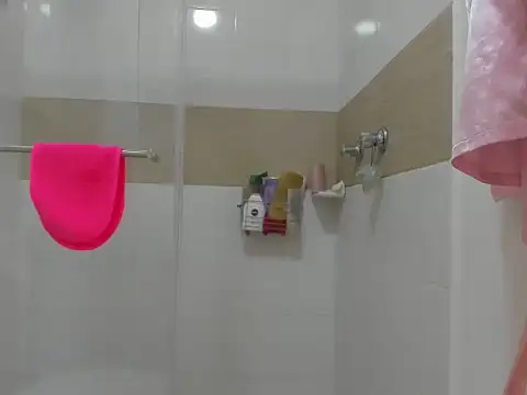 Snapshot of Liah_ferrer chatting on December 18, 2024, 3:55 pm Liah ferrer online show from December 18, 2024, 3:55 pm