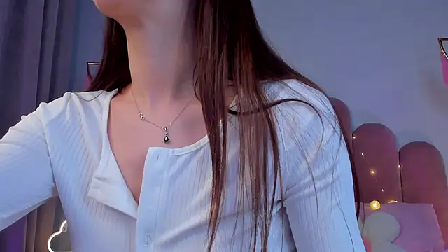 ElsaYoung online show from January 18, 2025, 9:24 am