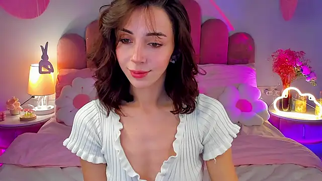 ElsaYoung online show from October 11, 2025, 7:01 pm