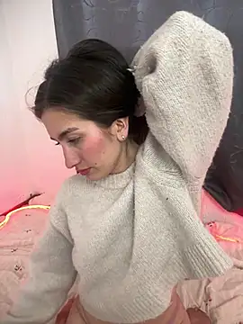 LuneObscure online show from January 6, 2025, 11:18 am