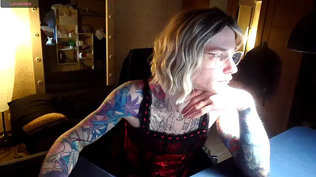 Snapshot of Julia_dolls chatting on March 17, 2026, 6:11 pm Julia dolls online show from March 17, 2026, 6:11 pm