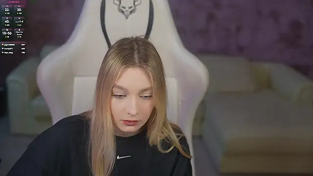 Ewa Pearl online show from March 10, 2025, 7:21 am