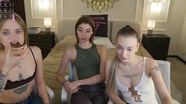 Ewa Pearl online show from November 4, 2025, 3:22 pm