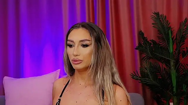 FelyJolie online show from March 18, 2025, 9:42 am