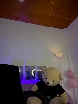 jazmin anbar online show from April 21, 2026, 1:42 am