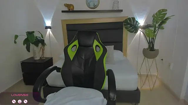 catleya 0 online show from January 15, 2025, 2:49 am