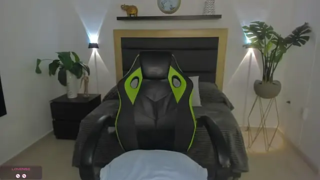 catleya 0 online show from January 29, 2025, 3:12 am