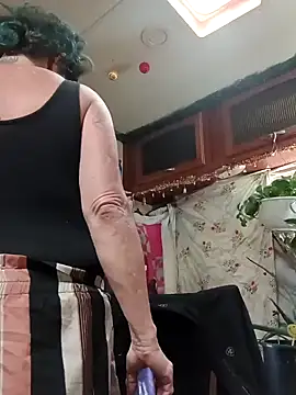 SlickedDryr online show from December 18, 2024, 4:17 pm