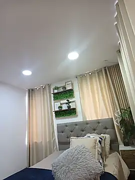 sasi luna online show from April 8, 2026, 1:00 pm