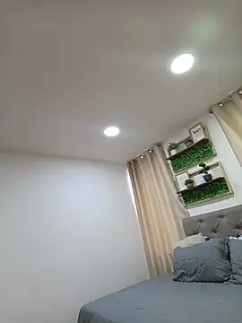 sasi luna online show from April 20, 2026, 1:25 pm