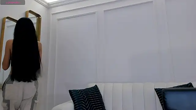 BellaCarteer  online show from March 10, 2025, 12:37 pm