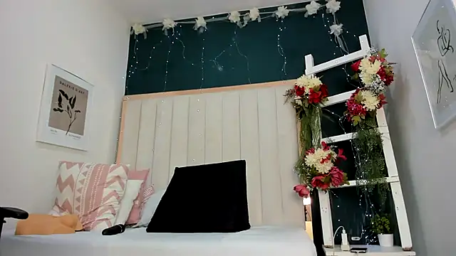 africa holmes online show from November 11, 2025, 2:22 am