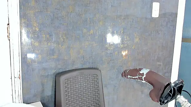 violett collins  online show from November 7, 2025, 3:17 am