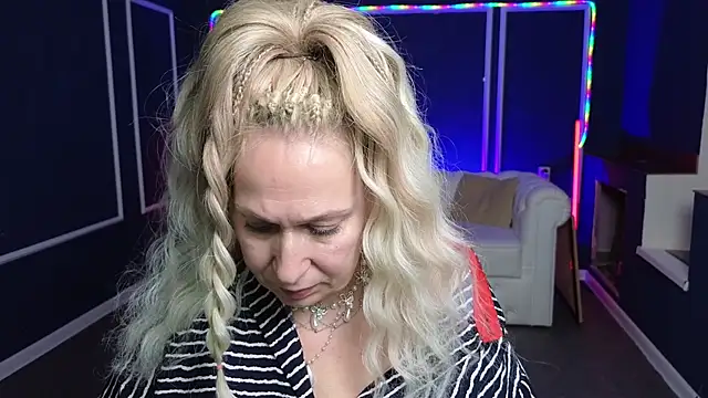 Penelope Pinky online show from January 21, 2025, 8:43 pm