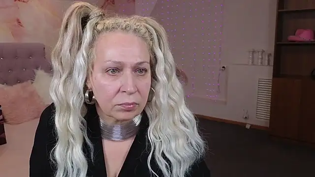 Penelope Pinky online show from January 22, 2025, 2:03 pm