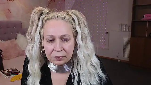 Penelope Pinky online show from January 22, 2025, 5:06 pm