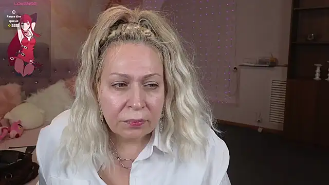 Penelope Pinky online show from February 7, 2025, 5:18 pm