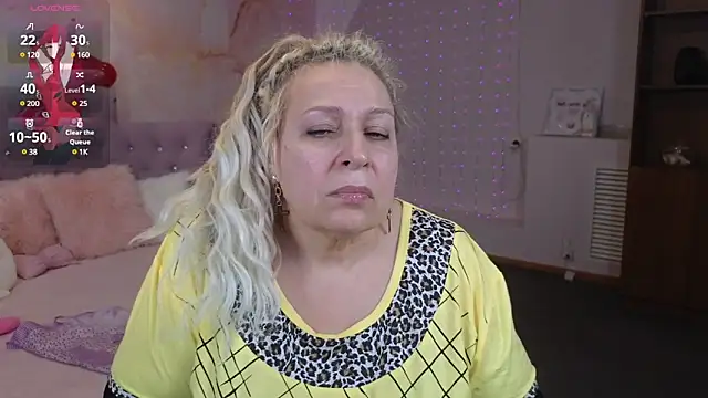 Penelope Pinky online show from February 11, 2025, 5:40 pm